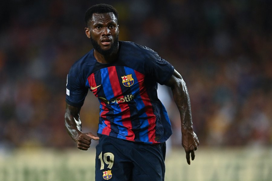 Bukan Depay-Correa, Barcelona Ingin Tukar Kessie dengan Brozovic