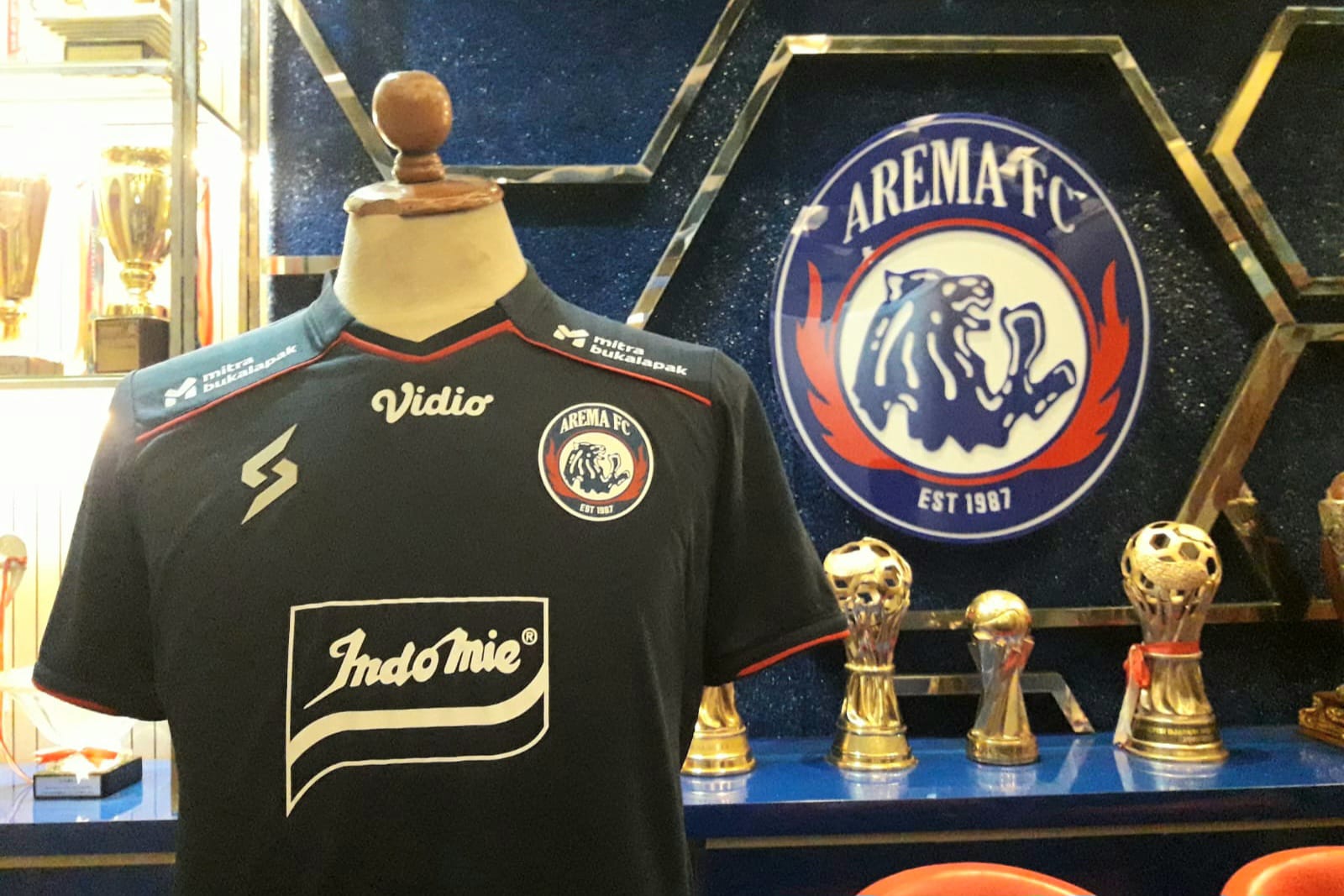Arema FC Pungkasi Serial Trilogi pada Jersey Musim 2023/2024