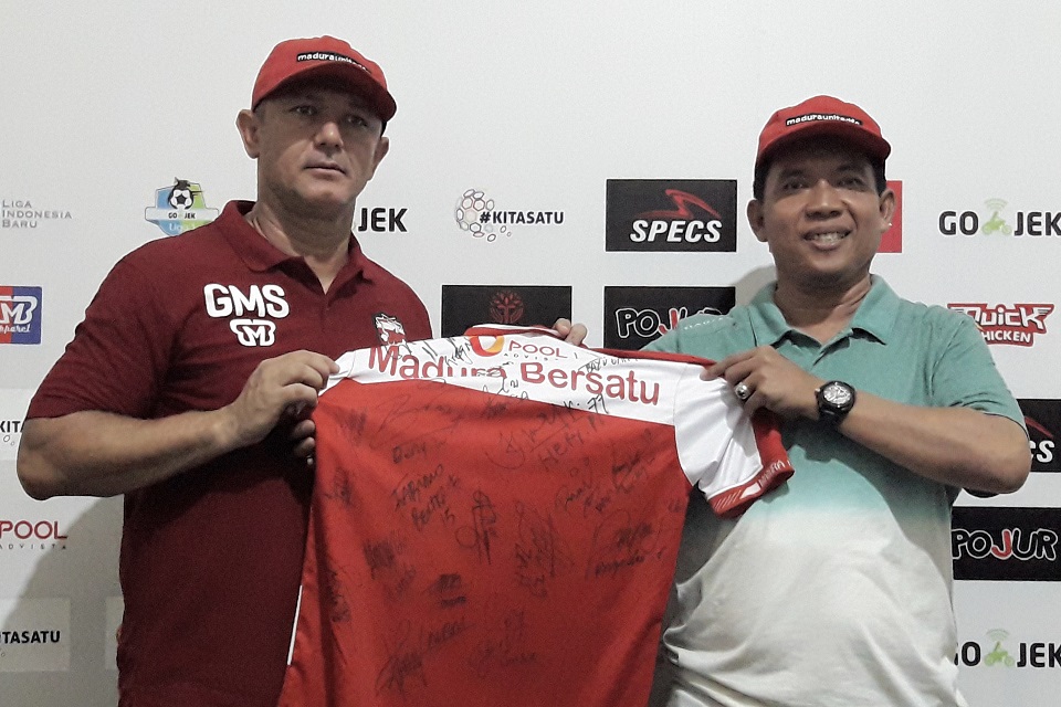 Madura United Lelang Jersey untuk Korban Gempa dan Tsunami Palu