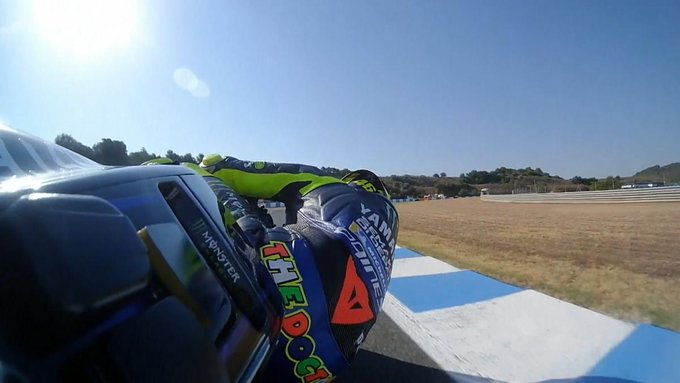 Valentino Rossi Titahkan Yamaha Tiru Suzuki