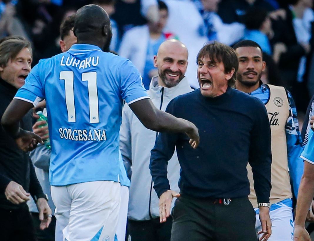 Hasil Serie A: Kalahkan Cagliari, Napoli Rebut Scudetto dari Tangan Inter Milan