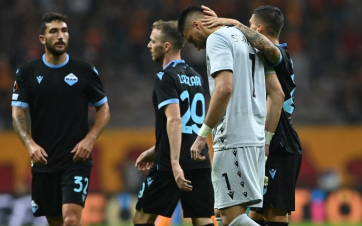 Blunder Konyol Kiper Perpanjang Derita Lazio