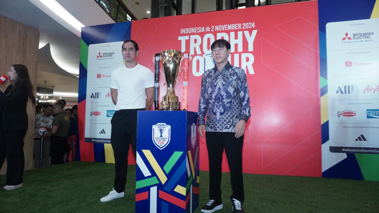 Shin Tae-yong Ramaikan Tour Trofi Piala AFF 2024 di Jakarta