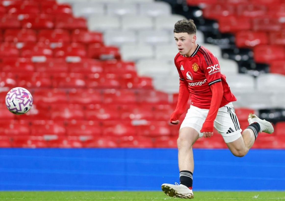 Darah Sepak Bola Keluarga, Putra Wayne Rooney Diberi Kontrak Rp1 Miliar per Tahun oleh Manchester United