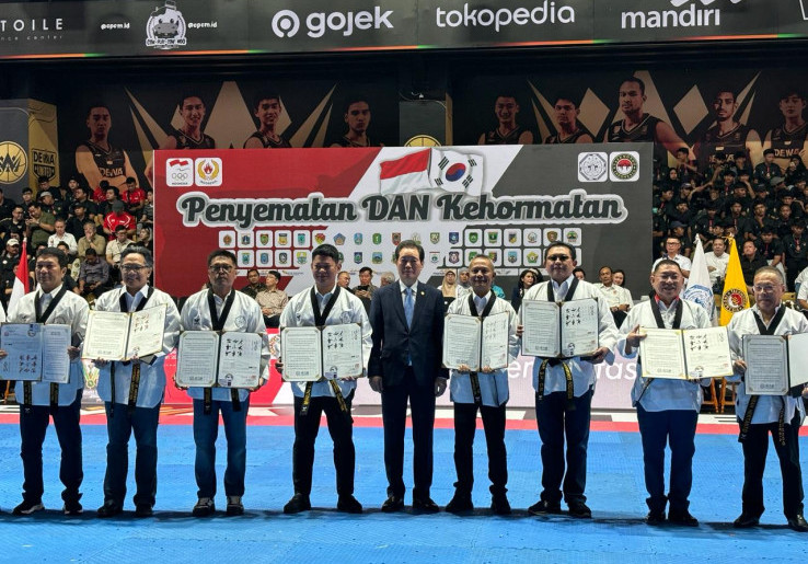 Founder JHL Group sampai Ketua NOC Indonesia Dianugerahi Sabuk DAN Kehormatan Kukkiwon