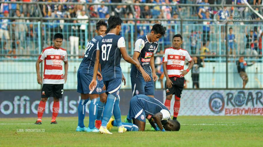 Arema FC 2-0 Madura United, Gol Konate dan Dedik Setiawan Bawa Singo Edan Menang