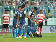Arema FC 2-0 Madura United, Gol Konate dan Dedik Setiawan Bawa Singo Edan Menang