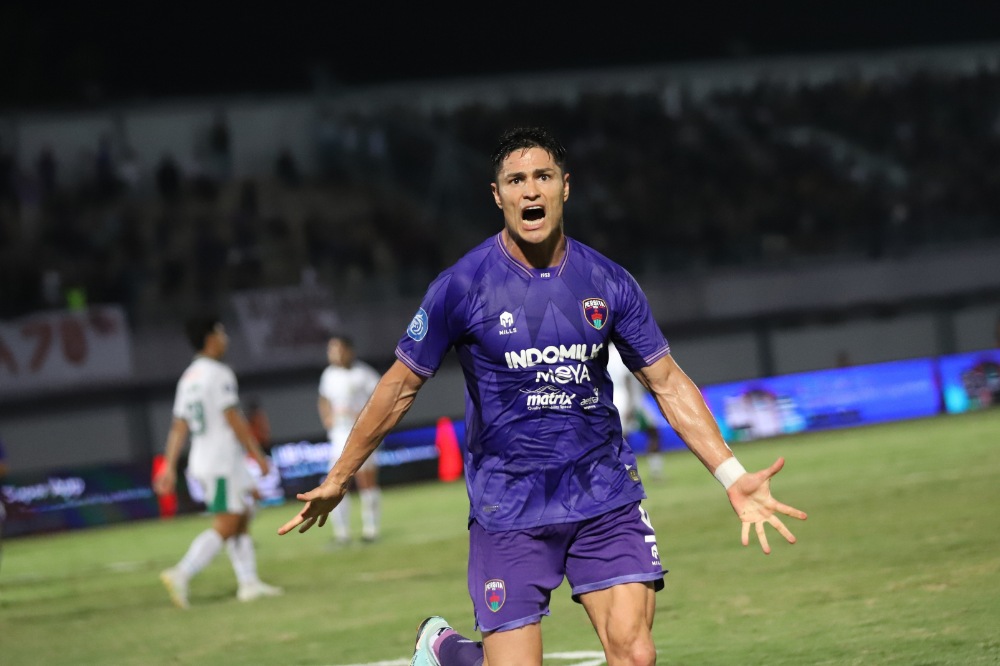 Persita Kalah Lagi, Luis Duran Pasang Badan