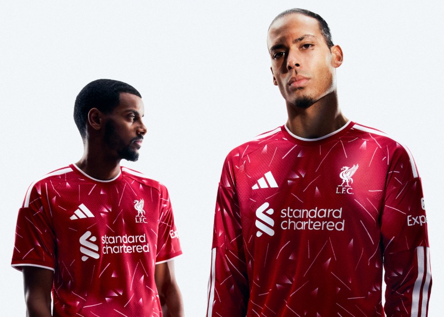 Liverpool Luncurkan Jersey Kandang Baru, Terinspirasi Musim Ikonik