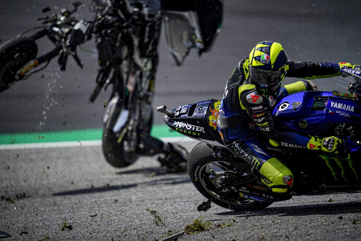 Selamat dari Insiden Horor, Valentino Rossi Tak Henti Mengucap Syukur