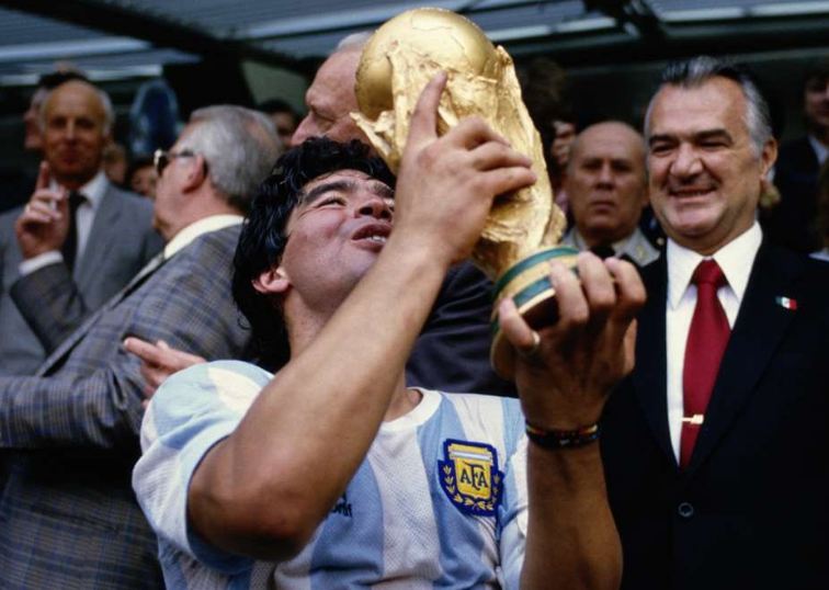Ikon Sepak Bola Dunia, Diego Maradona Meninggal Dunia