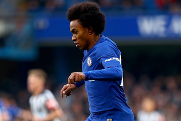 Miskin Kreativitas, MU Kejar Willian dan Ozil