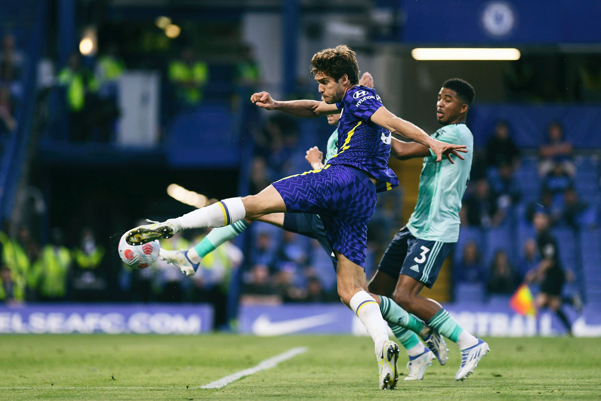 Barcelona Diminta Urungkan Niat, Marcos Alonso Tidak Cocok dengan Taktik Xavi