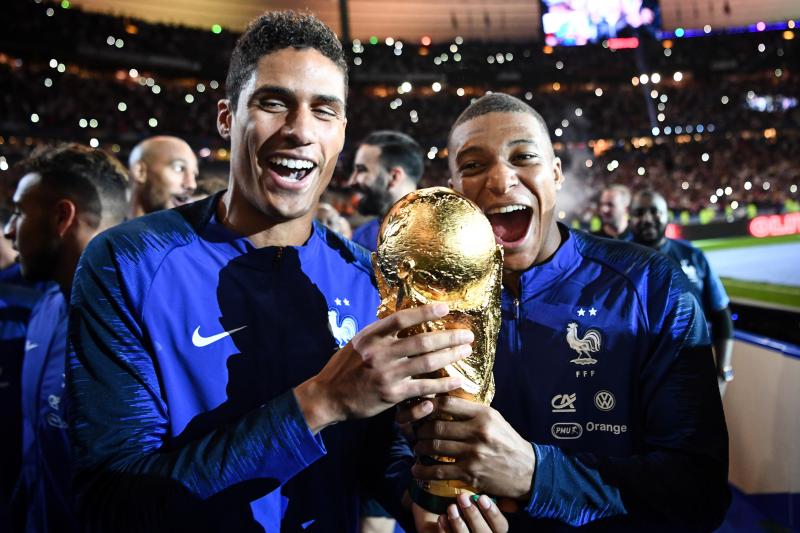 Singgung Keinginan Setim dengan Mbappe, Masa Depan Varane Masih Misteri
