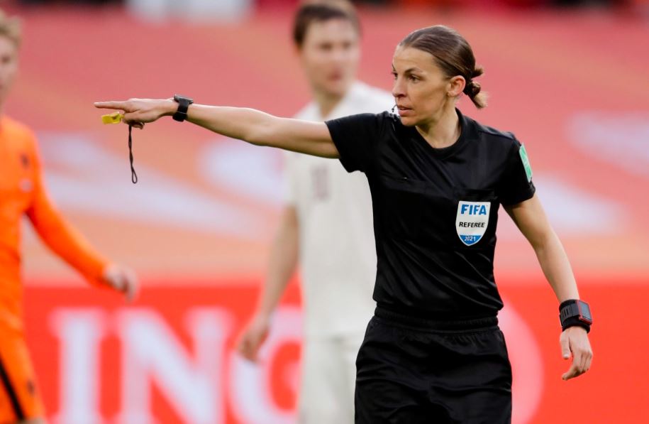 Stephanie Frappart Ukir Rekor di Kualifikasi Piala Dunia 2022