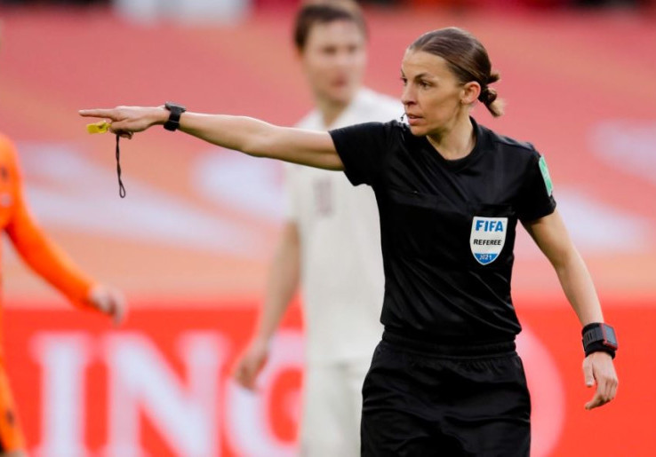 Stephanie Frappart Ukir Rekor di Kualifikasi Piala Dunia 2022