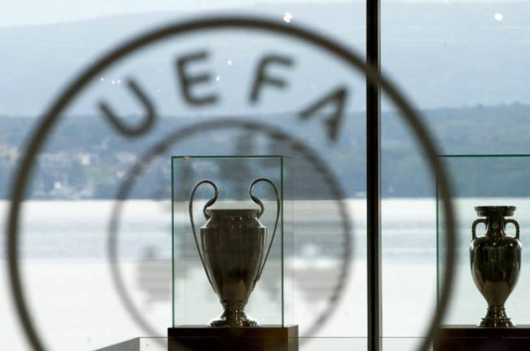 Presiden Napoli Tuduh UEFA Remehkan Virus Corona