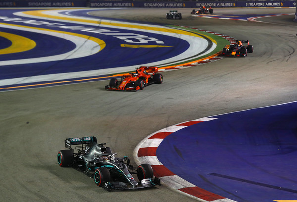 Lewis Hamilton: Sangat Sulit Kalahkan Ferrari