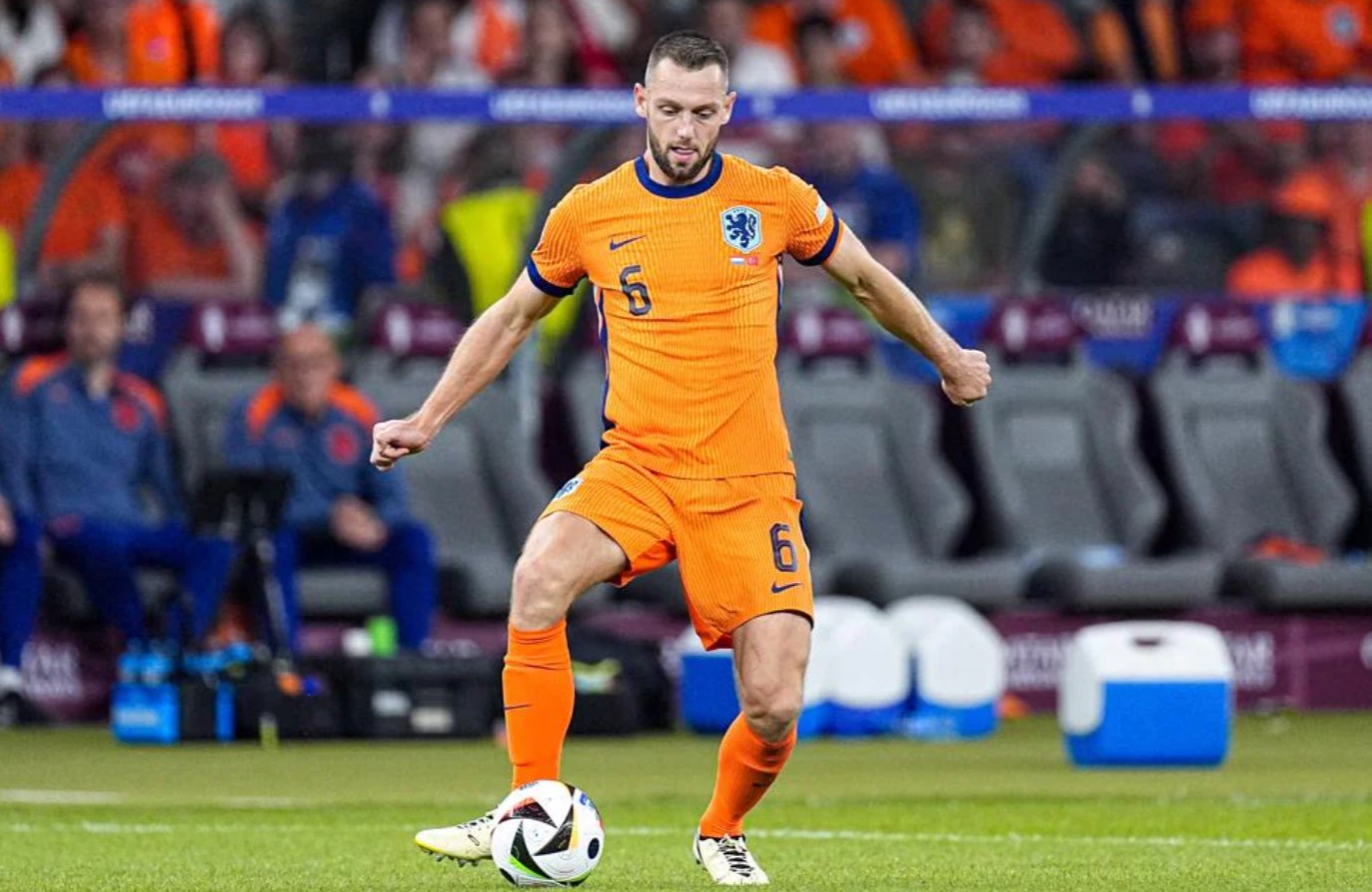 Bintang Laga Belanda Vs Turki: Stefan De Vrij, Tembok Penyeimbang De Oranje
