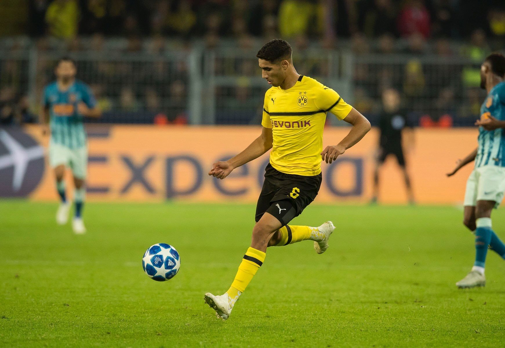 Catatkan Tiga Assists Dalam Satu Laga Liga Champions, Hakimi Sejajar dengan Ribery