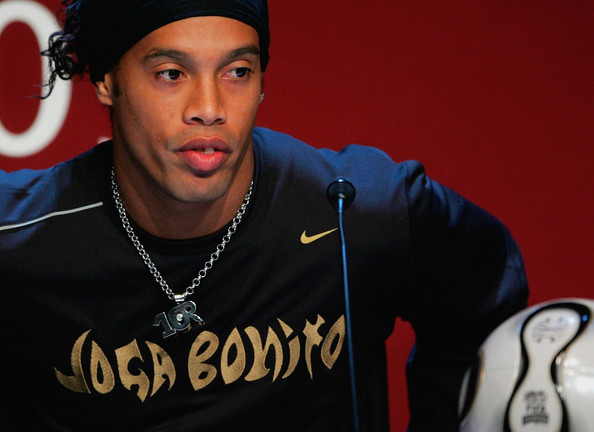 Ronaldinho Rayu Coutinho Gabung Barca
