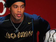 Ronaldinho Rayu Coutinho Gabung Barca