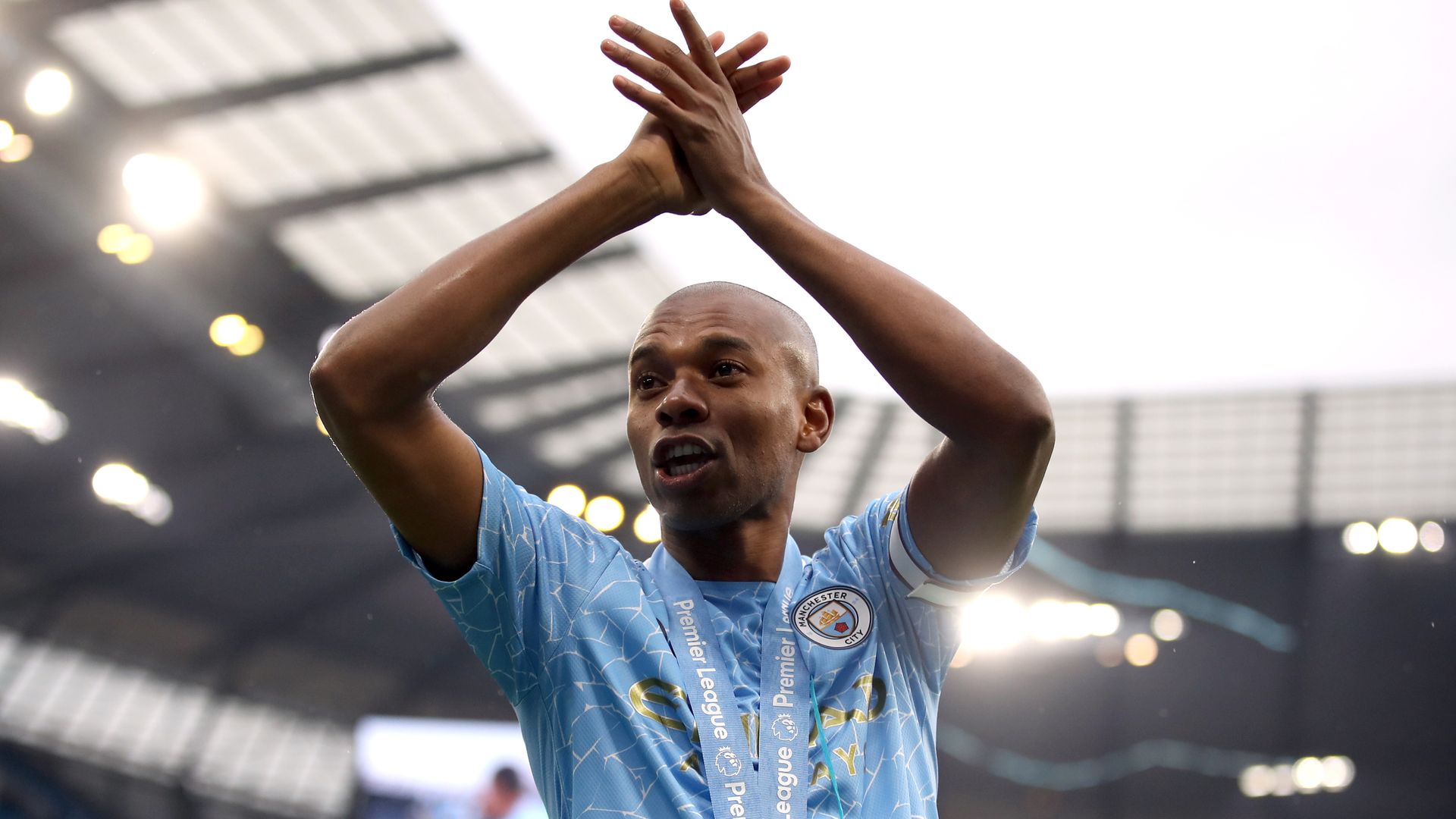 Fernandinho Perpanjang Masa Bakti di Manchester City