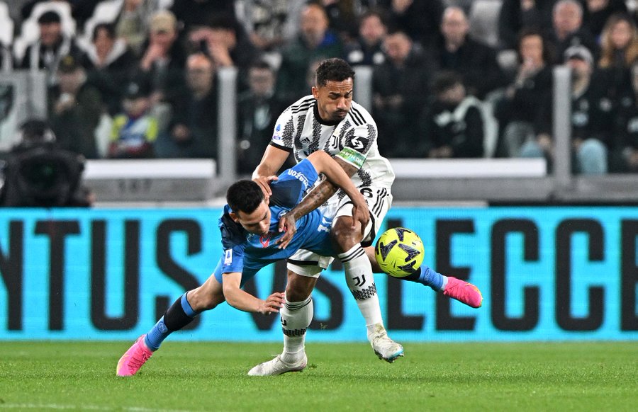 Allegri Akui Napoli Pantas Raih Scudetto