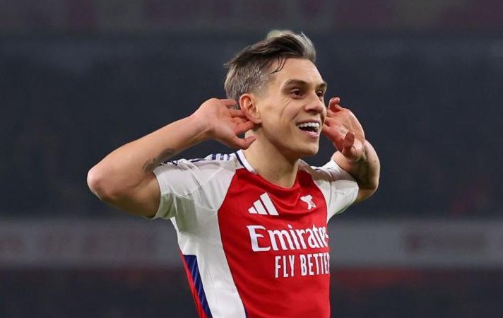 Leandro Trossard Bantah Rumor Ingin Tinggalkan Arsenal 