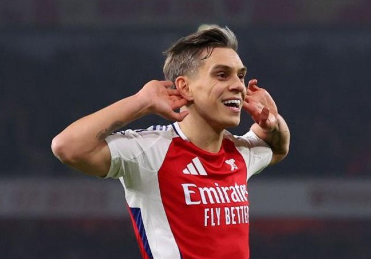 Leandro Trossard Bantah Rumor Ingin Tinggalkan Arsenal