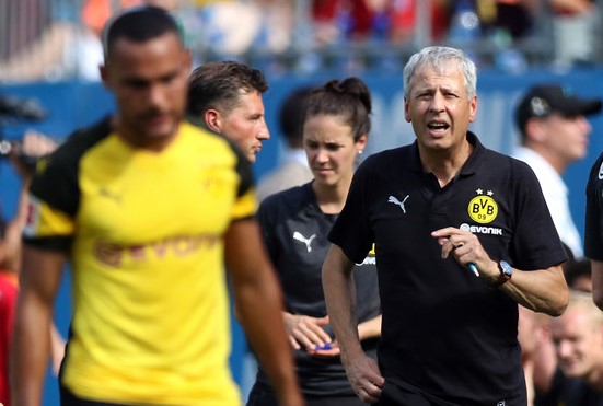 Keok, Pelatih Borussia Dortmund Kibarkan Bendera Putih dalam Perburuan Gelar Bundesliga