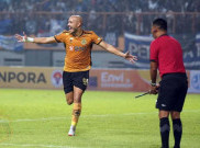 Dua Eks Striker Subur di Tim Lain, Pelatih Persik Singgung Benzema dan Madrid