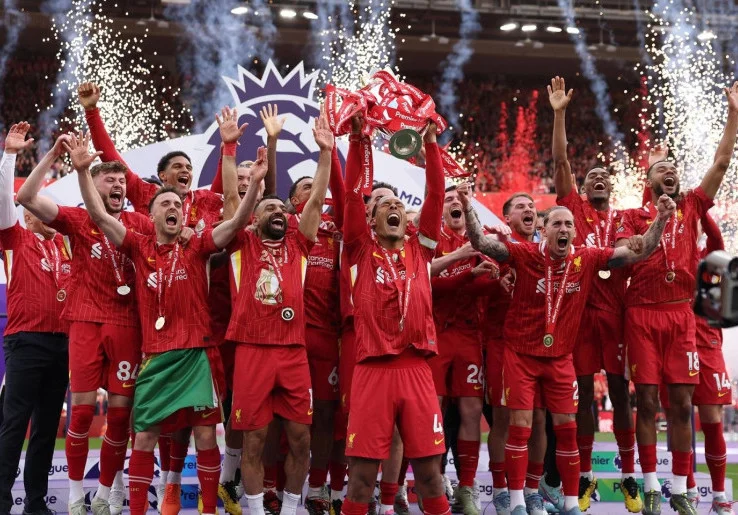 9 Momen Terbesar Sepak Bola pada 2025: Liverpool Sejajar dengan Manchester United, Ousmane Dembele Full Senyum