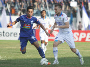 Hariono Absen saat Persib Bandung Jamu Bali United