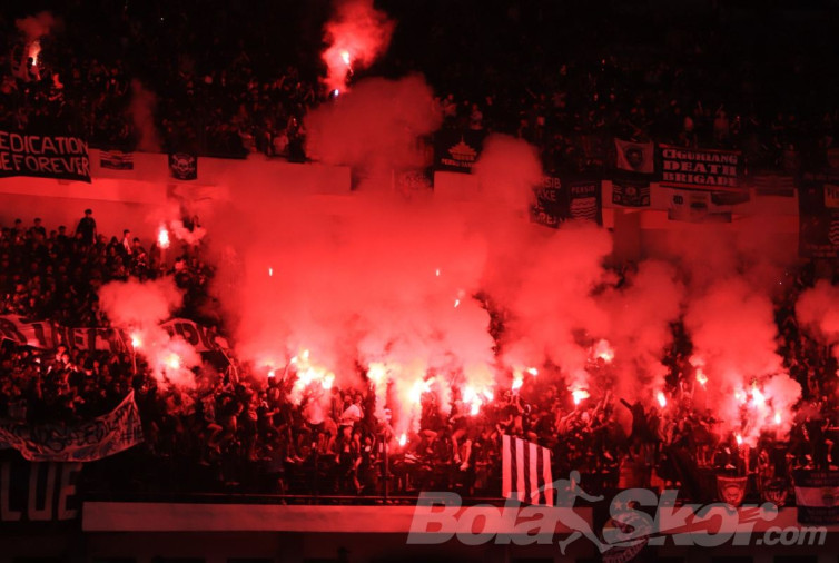 Persib Beberkan Potensi Hukuman untuk Suporter Pembawa Flare di Liga 1 2023/2024