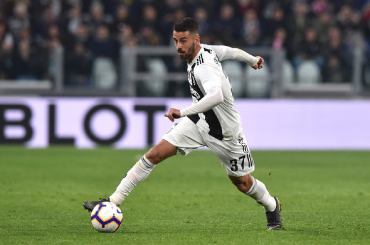 Juventus dan AS Roma Barter Bek Kiri