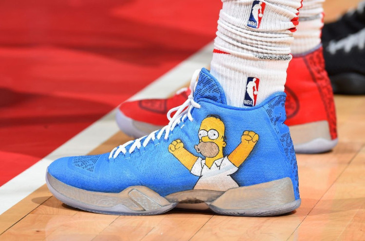 NBA Longgarkan Aturan Warna Sepatu