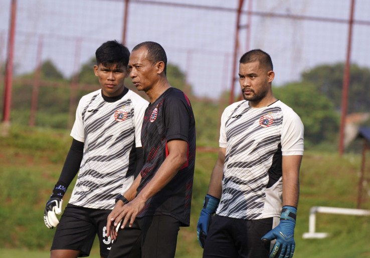 Puas dengan Komposisi Kiper Persija, Hendro Kartiko Tak Garansi Andritany Ardhiyasa Akan Selalu Bermain