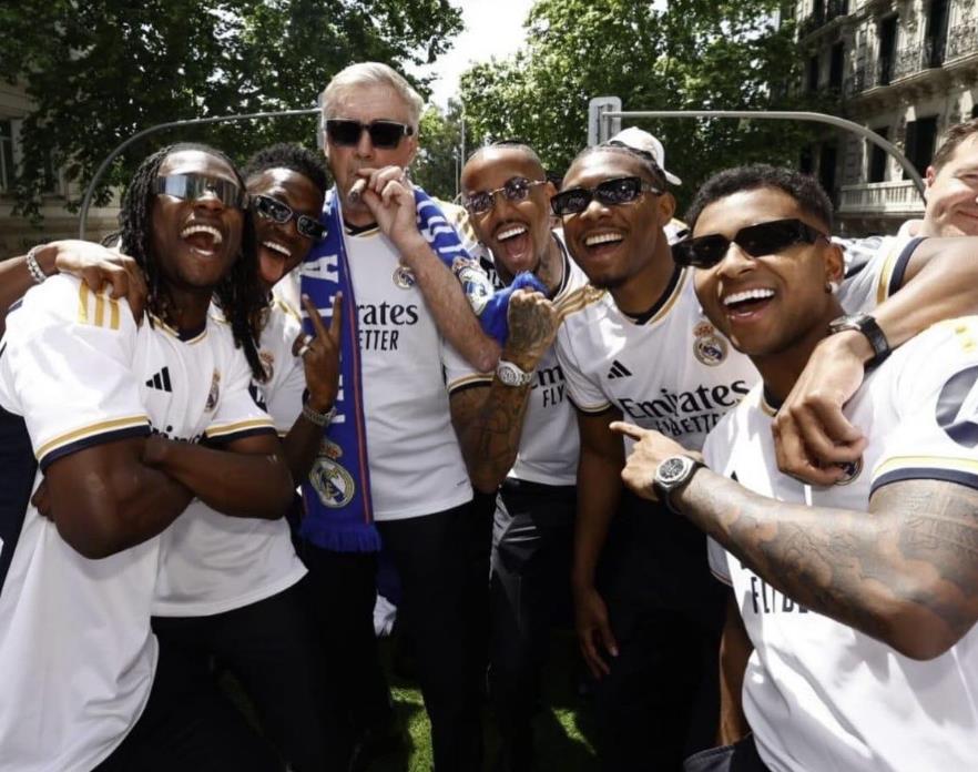 Selebrasi Titel LaLiga Ke-36 Real Madrid: Carlo Ancelotti, Cerutu, dan Kacamata Hitam