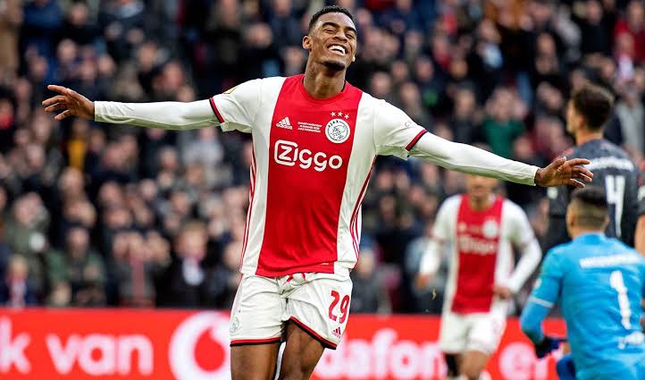 Juventus Diminta Tak Lewatkan Kesempatan Gaet Bintang Muda Ajax