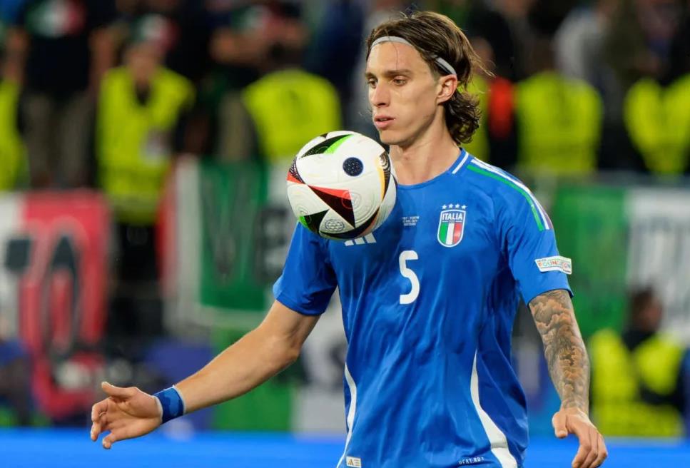 Negosiasi dengan Arsenal Mandek, Bologna Panggil Riccardo Calafiori Ikuti Pramusim