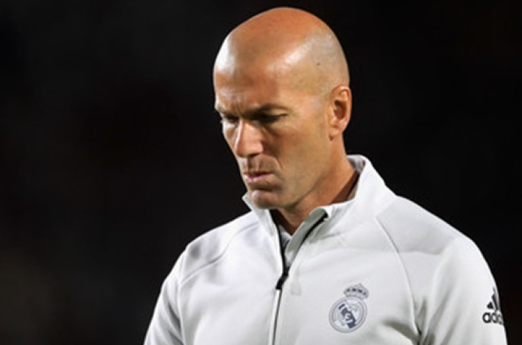 Zinedine Zidane Menolak Mundur dari Real Madrid