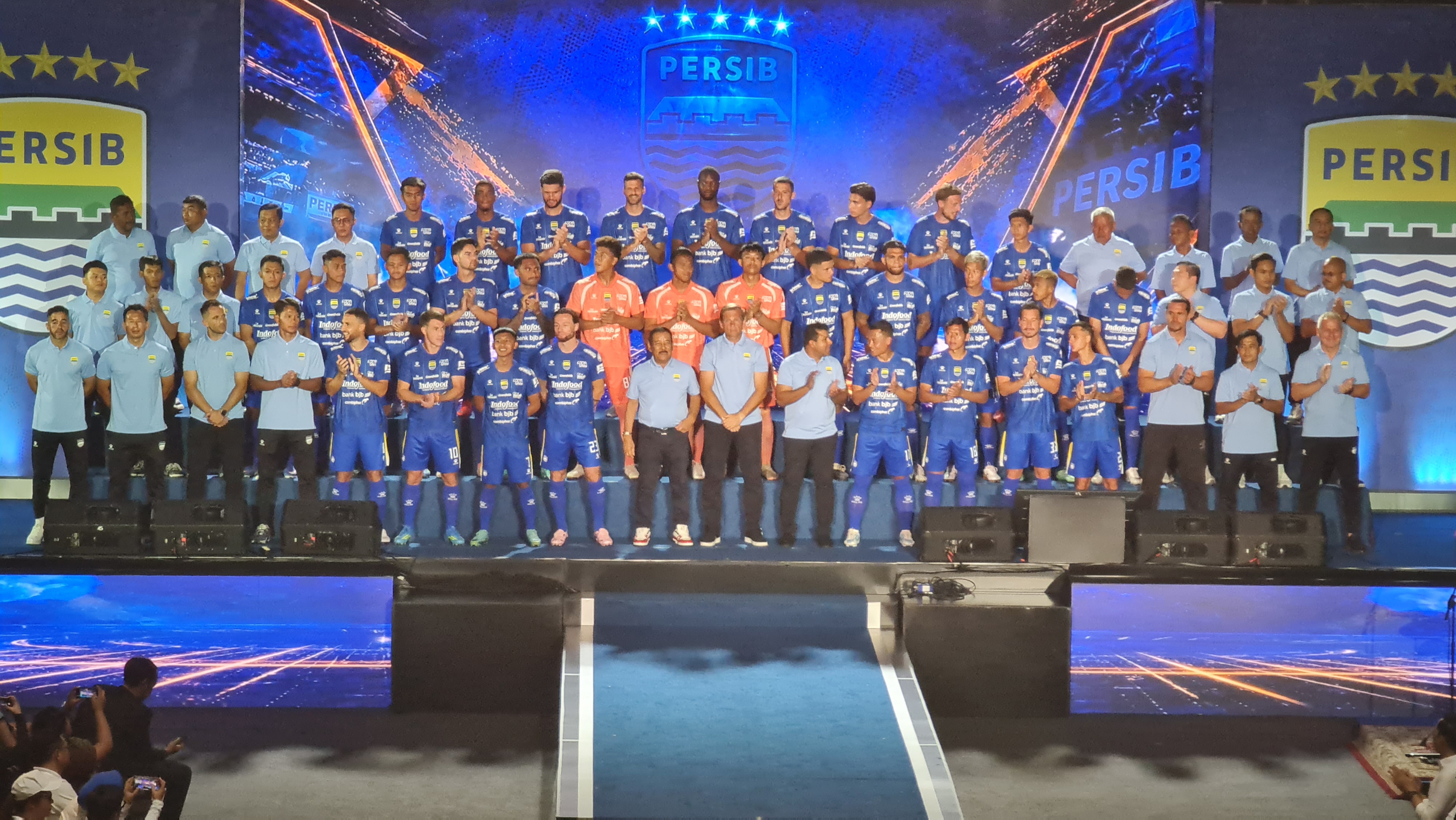 Persib Bandung Perkenalkan 32 Pemainnya untuk Kompetisi 2026/2027, Ramon Tanque Hilang