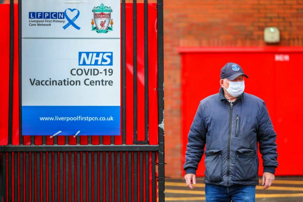 Polemik Vaksinasi COVID-19 Masih Terjadi di Premier League