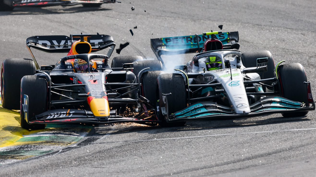 Duel Diwarnai Kecelakaan, Verstappen Merasa Malu