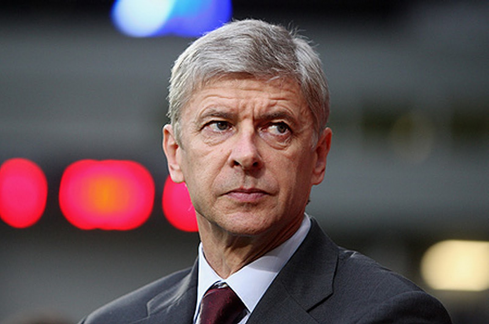 Merson Sebut Wenger Bisa Saja Dipecat Jika Kalah Dari Hull