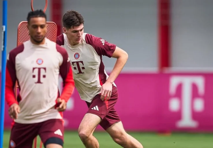 AC Milan Berburu Bek Jangkung Milik Bayern Munchen