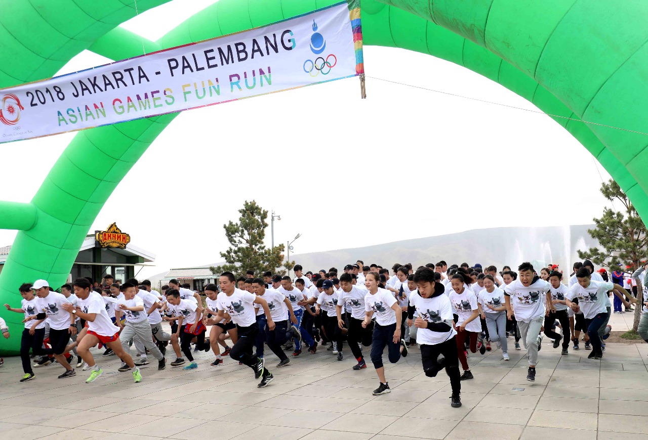 Dinginnya Mongolia Tak Surutkan Semangat Peserta Asian Games Fun Run