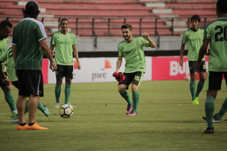 Termasuk Eks Persib, Persebaya Putuskan Masa Depan Enam Pemainnya