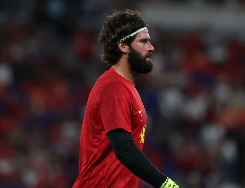 Alisson Becker Jadi Pemain Ketiga yang Tinggalkan Tur Pramusim Liverpool